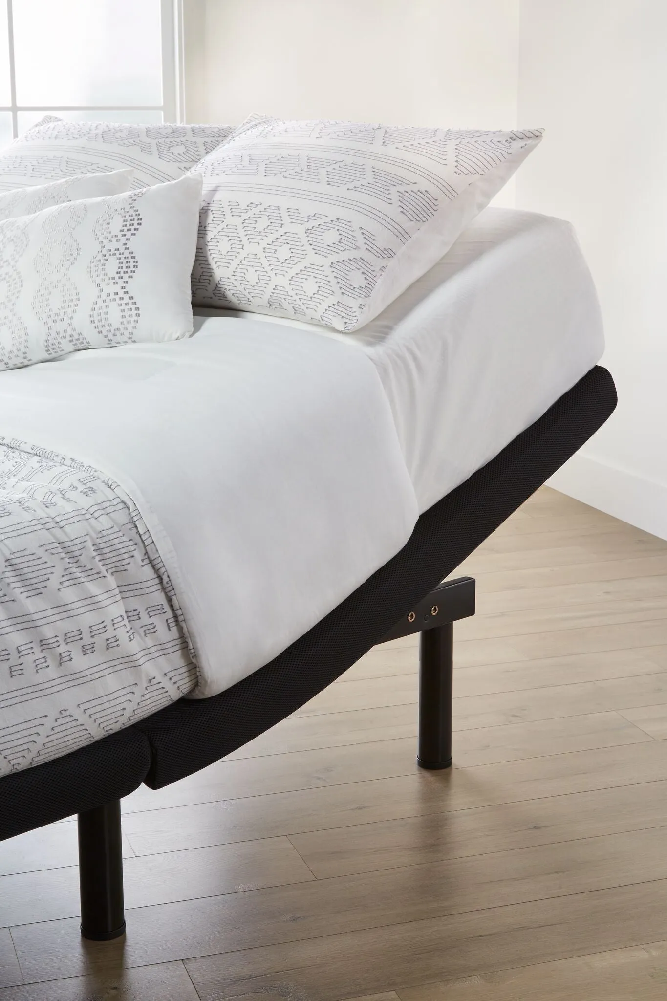 L2 Motion Pro Queen Adjustable Base