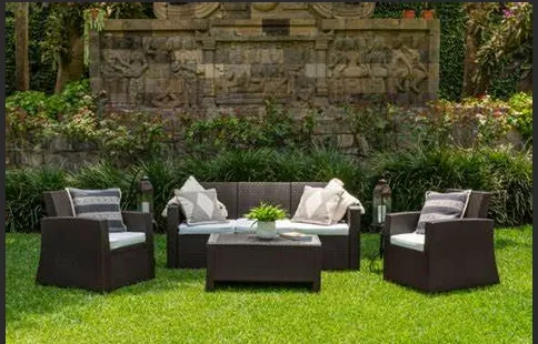 Plastique 4 Pc. Seating Set