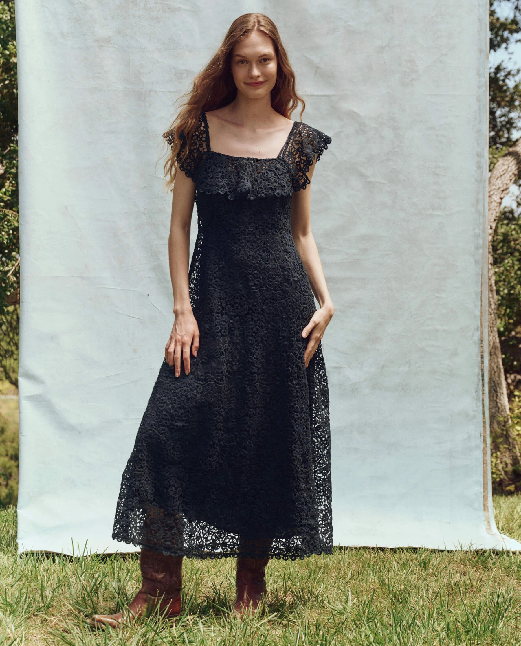 The Balcony Dress. -- Navy