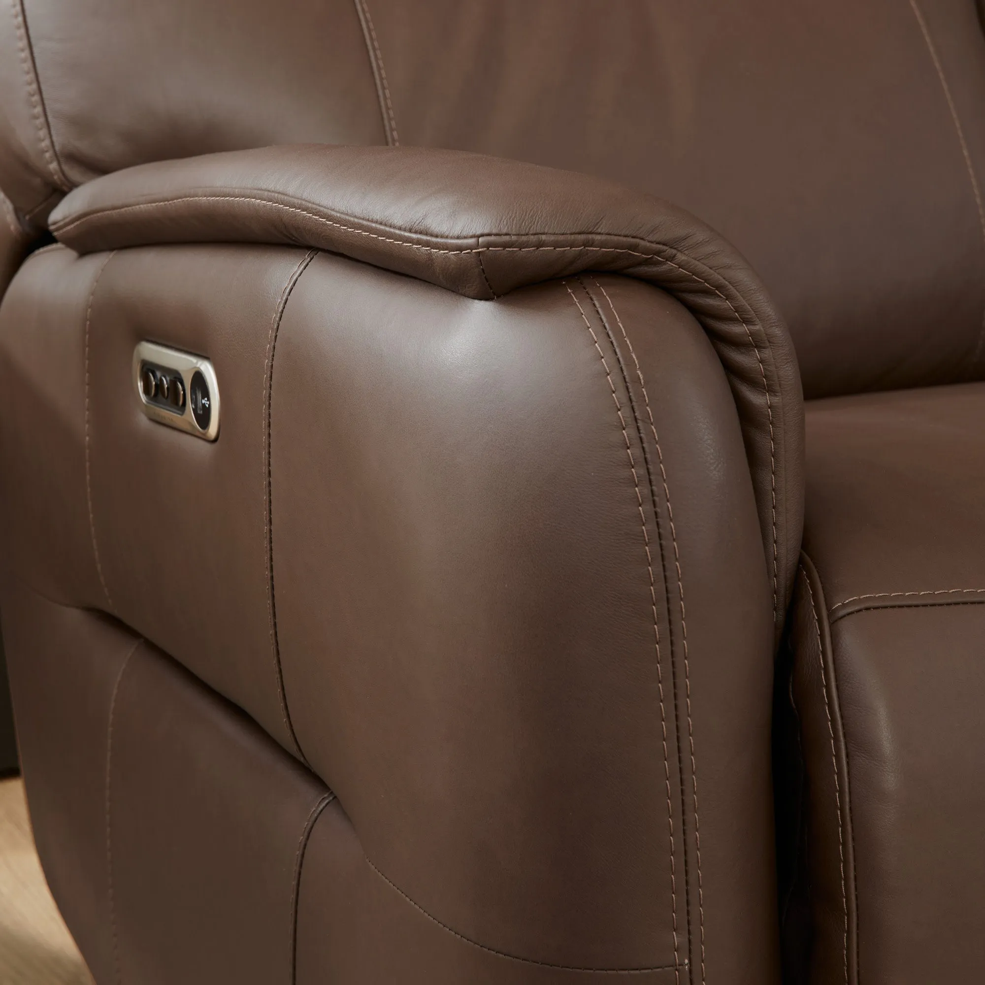 Wilson CafÃ© Leather Power Reclining Sofa with Power Headrests